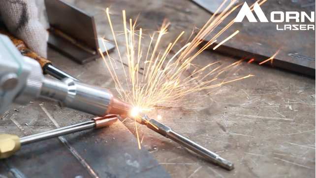 Como os Fabricantes Utilizam a Soldagem a Laser para Substituir os Métodos Tradicionais de Soldagem